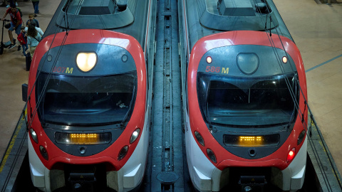 Varios trenes en la estación de Atocha-Almudena Grandes, a 1 de septiembre de 2023, en Madrid (España).