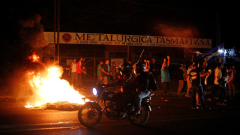 Una barricada durante las protestas en las calles de Managua, la capital de Nicaragua. (JORGE CABRERA | REUTERS)