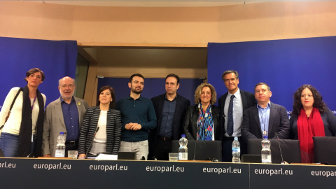 Lola Sánchez, Josep-Maria Terricabras, Izaskun Bilbao, Gabriel López, Alejandro Caballero, Maria Asunción Gómez, Fernando Aguilar, Javier Couso y Estefanía Torres, en el Parlamento Europeo.