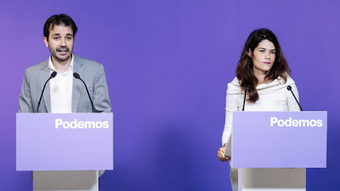 Los portavoces de Podemos Javier Sánchez Serna e Isa Serra ofrecen una rueda de prensa en la sede del partido, a 4 de septiembre de 2023, en Madrid (España).