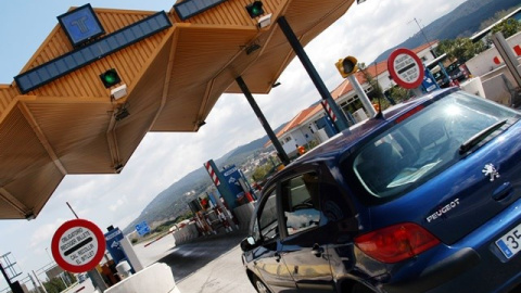 Peaje de una autopista gestionada por Abertis. E.P.