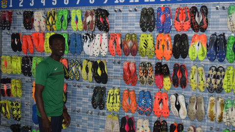 El exfutbolista en las instalaciones del del CF Fuenlabrada