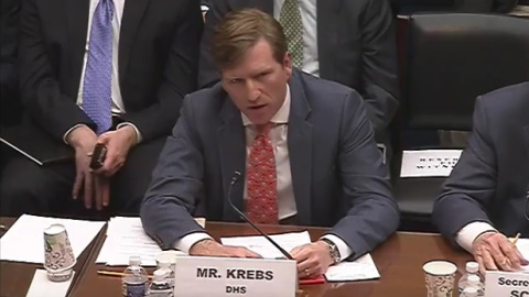 Christopher Krebs, Alto Funcionario en funciones de Subsecretario de Protección Nacional y de la Dirección de Programas del Departamento de Seguridad Interior, durante la comisión.