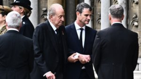 La prensa inglesa llama a Juan Carlos I "deshonra" en el día del solemne funeral de Isabel II