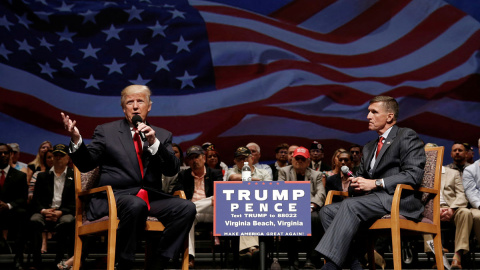 Donald Trump y Michael Flynn en una reunión en Virginia. Mike Segar/REUTERS