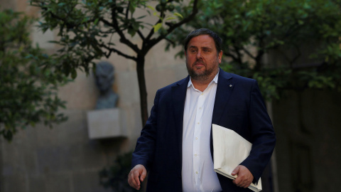 Foto de archivo del vicepresidente cesado de la Generalitat, Oriol Junqueras, a su llegada a una reunón del Govern el pasado septiembre. REUTERS/Jon Nazca