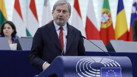 13/8/24 El Comisario Europeo de Presupuesto y Administración, Johannes Hahn, interviene durante un debate sobre "Acusaciones de corrupción y malversación de fondos de la UE en España durante la pandemia" en el Parlamento Europeo en Estrasburgo.