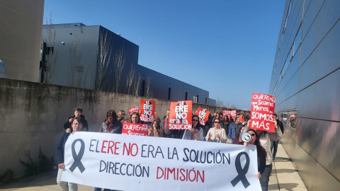 14/3/24 - Imagen de los trabajadores manifestándose en la sede de Boadilla de la editorial SM, en Madrid, a 14 de marzo de 2024.