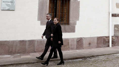 El lehendakari Iñigo Urkullu i la presidenta de Navarra, Uxue Barkos, minuts abans de la declaració conjunta. EFE