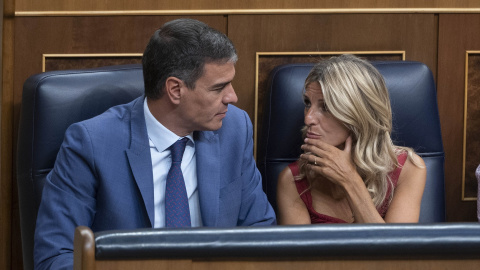 El presidente del Gobierno en funciones y secretario general del PSOE, Pedro Sánchez y la líder de Sumar, Yolanda Díaz durante la Sesión Constitutiva de la XV Legislatura en el Congreso de los Diputados