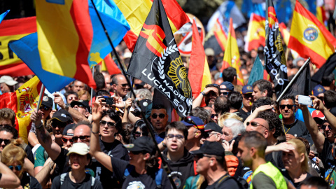 Manifestación por la "equiparación salarial real" convocada por la asociación de Justicia Salarial Policial (Jusapol), en Madrid. EFE/Víctor Lerena