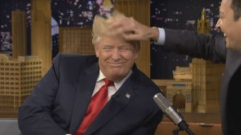 Jimmy Fallon despeina a Donald Trump en su programa