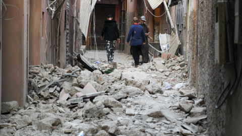 Destrozos en una calle de Marrakech tras el terremoto que azotó Marruecos.