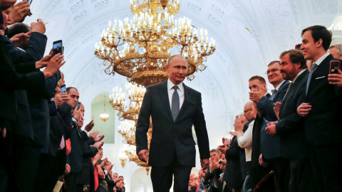 Vladimir Putin pasea antes de la ceremonia de toma de posesión de su cuarto mandato como presidente de Rusia. /REUTERS