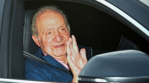 El Rey Don Juan Carlos sale de la Zarzuela después de haberse reunido con su familia y se dirige al aeropuerto para regresar a Abu Dabi, a 23 de mayo de 2022, en Madrid (España)