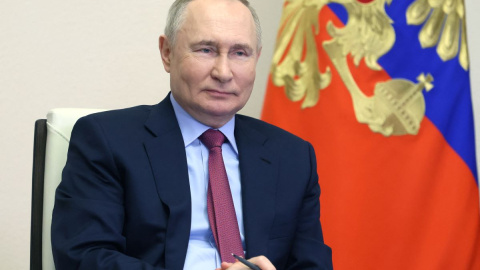 El presidente ruso Vladimir Putin asiste a una ceremonia por videoconferencia en las afueras de Moscú, a 14 de marzo de 2024.