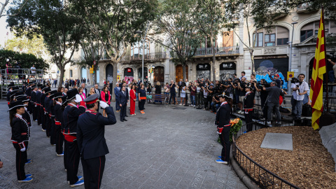 Pla general de la tradicional ofrena del Govern al monument de Rafael Casanova amb motiu de la Diada