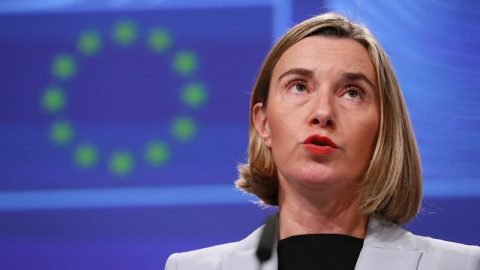 La jefa de la diplomacia europea, Federica Mogherini, ofrece una rueda de prensa en Bruselas.- EFE