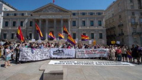 Las víctimas de Martín Villa se preparan para un largo proceso hasta poder verlo sentado en el banquillo en Argentina