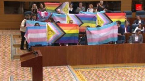 Ayuso revalida el discurso de odio de Vox contra las personas LGTBI+ con la derogación de la ley trans de Madrid