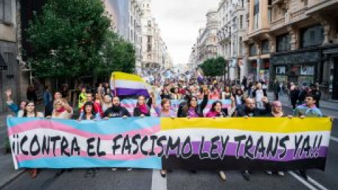 La comunidad LGTBI+ de Madrid llama a protestar contra la reducción de derechos que prevé imponer Ayuso