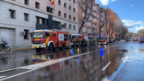 La rotura de una avería en el centro de Madrid deja a los vecinos sin agua durante varias horas, a 27 de enero de 2023.