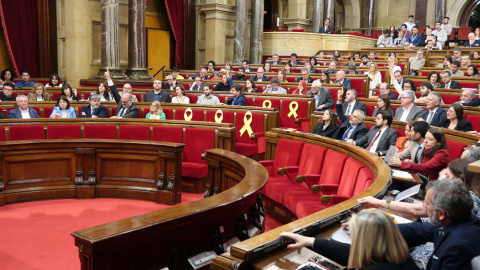 El ple del Parlament de Catalunya d'aquest dijous i divendres, que ha aprovat la modificació de la Llei de la Presidència per permetre investidures a distància. | Parlament de Catalunya.