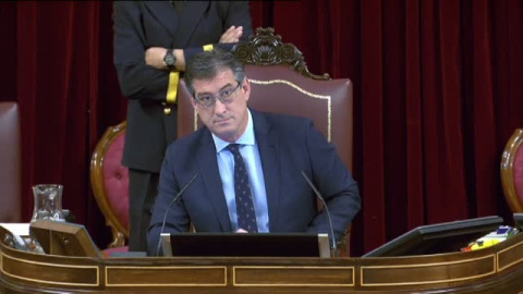 Rajoy a Rivera: "CompÃ³rtese usted como se estÃ¡ comportando el PSOE en el tema de CataluÃ±a y nos irÃ¡ mucho mejor"