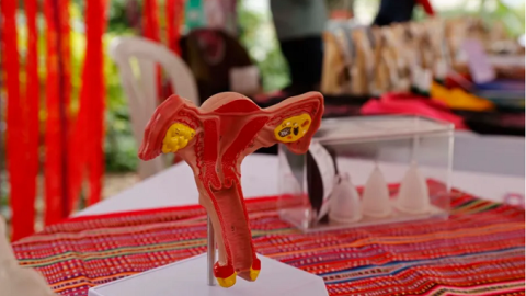 Fotografía de una campaña de cuidado menstrual.