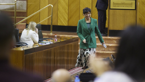 Teresa Rodríguez, tras su última intervención durante la segunda jornada del Pleno del Parlamento andaluz en el Parlamento de Andalucía