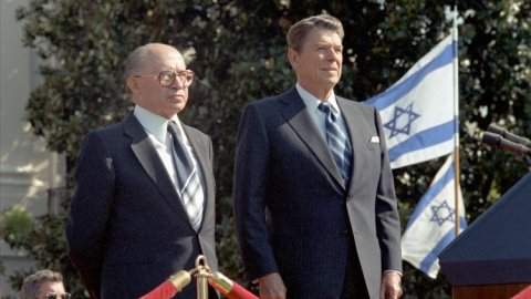 Ronald Reagan junto al Primer Ministro de Israel, Menachem Begin