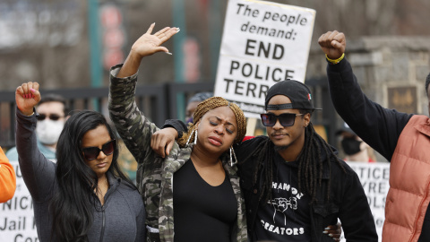 Protesta en Atlanta tras la publicación de los videos de la paliza que varios agentes de Policía dieron al joven Tyron Nichols.