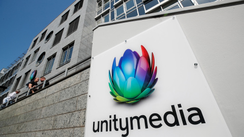 El logo del proveedor de cable e Internet Unitymedia en su sede en Colonia. REUTERS/Wolfgang Rattay