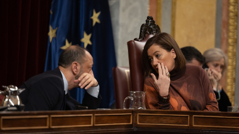 La presidenta del Congreso, Francina Armengol, junto al vicepresidente de la Cámara, Alfonso Rodríguez Gómez de Celis.