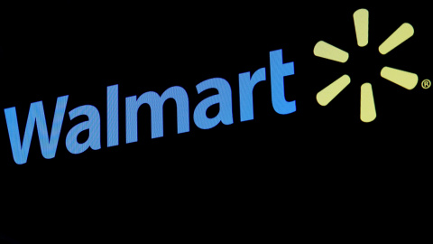 El logo de Walmart en un monitor en la bolsa de Wall Street. REUTERS/Brendan McDermid