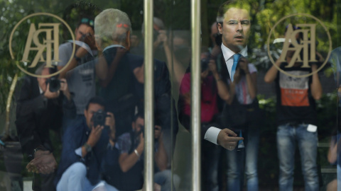 El presidente de El Corte Inglés, Dimas Gimeno Álvarez, en la sede de la Fundación Ramón Areces,antes del inicio de la junta de accionistas. EFE/Juan Carlos Hidalgo