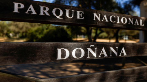 Cartel en la entrada del Parque Nacional de Doñana, en Almonte (Huelva). REUTERS/Marcelo del Pozo