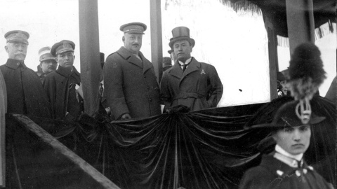 Benito Mussolini junto al Miguel Primo de Rivera durante unas maniobras militares en Roma.