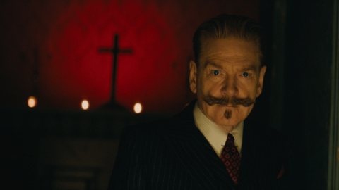 Kenneth Branagh es Hercule Poirot en 'Misterio en Venecia'.