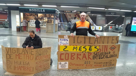 Imagen del empleado de seguridad en Metro en huelga de hambre. TWITTER/@JoseMonty69