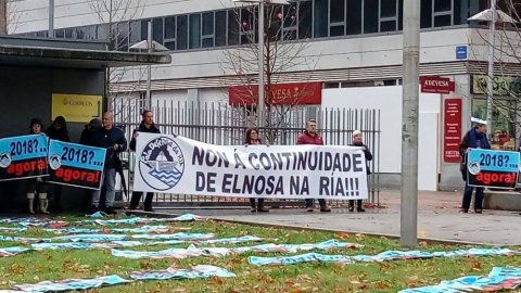 La Xunta aprueba el plan que permitirá seguir en Pontevedra a la fábrica que contaminó su ría con mercurio.