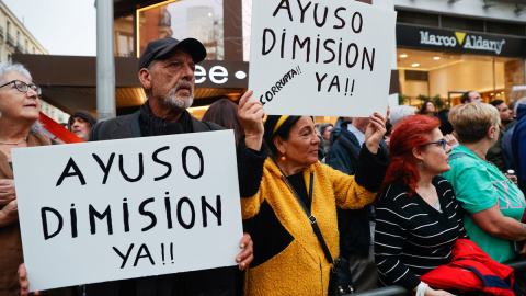 Manifestación contra Ayuso en la sede del PP