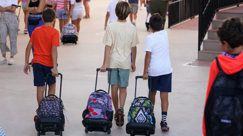 Alumnos se incorporan a su primer día de colegio para el inicio del nuevo curso escolar 2023/24. A 11 de septiembre de 2023 en Málaga.