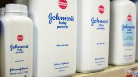 Johnson & Johnson no podrá usar la quiebra para esquivar los pleitos millonarios por sus polvos de talco