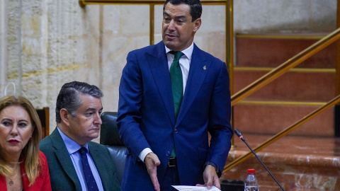 El presidente andaluz, Juan Manuel Moreno Bonilla, durante el pleno.