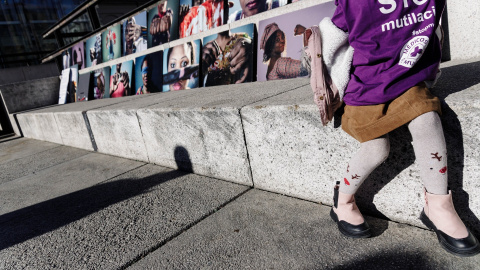 Acto por el Día Internacional de la Tolerancia Cero contra la Mutilación Genital Femenina, en la Plaza del Museo Reina Sofía, a 6 de febrero de 2023, en Madrid (España).