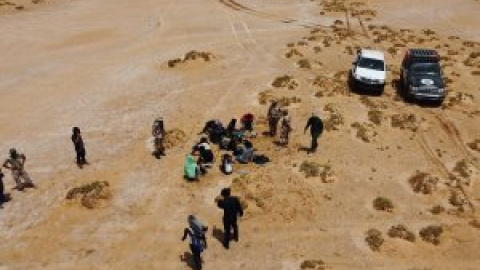 Descubren una fosa común con los cuerpos de al menos 65 migrantes en el sur de Libia