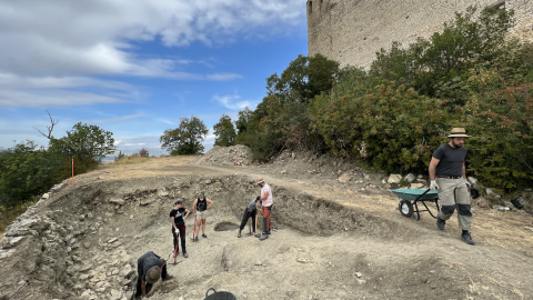 18-9-2023 L'excavació s'ha fet a pocs metres del Castell de Mur