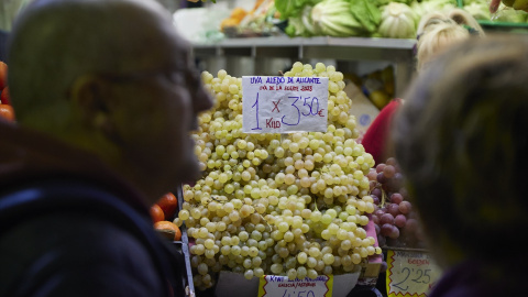 Puesto de fruta en un mercado