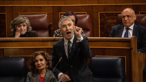 El ministro de Interior, Fernando Grande-Marlaska, interviene durante una sesión de control al Gobierno, en el Congreso de los Diputados.